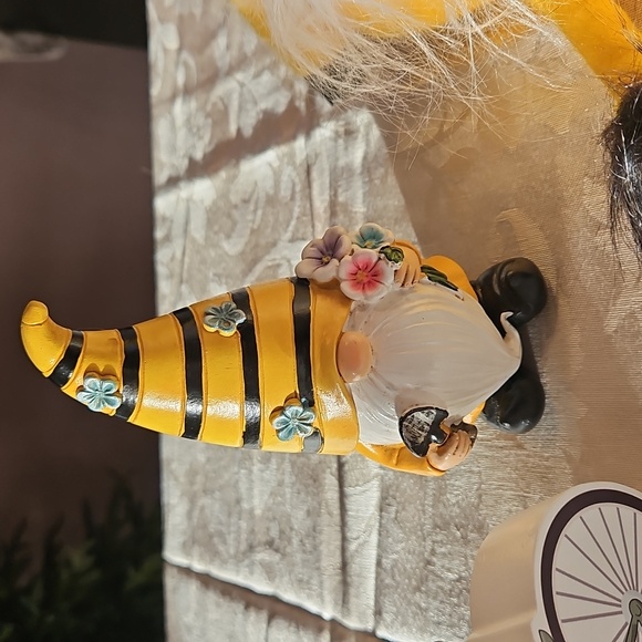 📣Yellow and Black Gnome Spring Decor Set - Picture 3 of 11